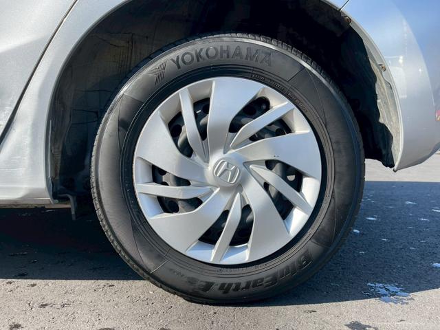 フィット １３Ｇ・Ｌパッケージ　純正ＳＤナビ　ＴＶ　バックカメラ　スマートキープッシュスタート　　ビルトインＥＴＣ　オートエアコン　Ｂｌｕｅｔｏｏｔｈ　ドアバイザー（33枚目）