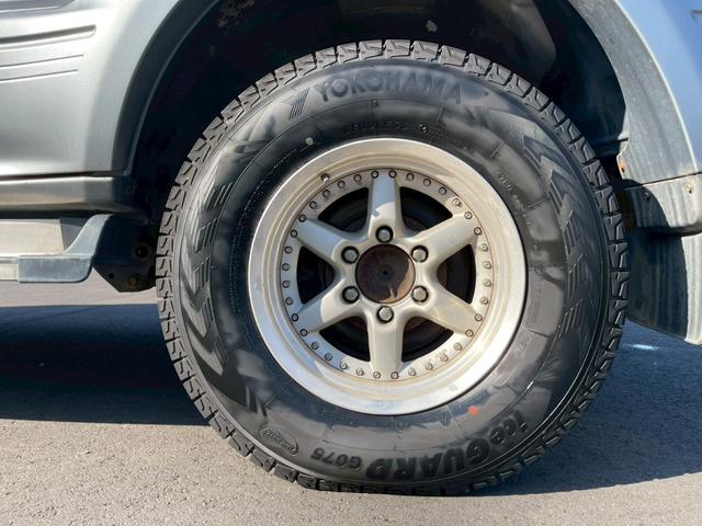 ランドクルーザープラド ＴＺ　サンルーフ　８ナンバー登録　５人乗り　ベットキット　１６インチＡＷ　ＥＴＣ　ルーフレール（32枚目）