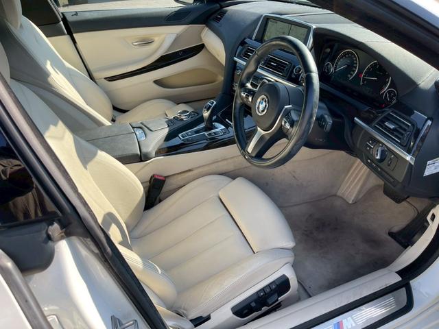 ６シリーズ ６４０ｉグランクーペ　Ｍスポーツパッケージ　サンルーフ　メーカーナビ　アドバンスドアクティブセーフティパッケージ　バックモニター　ＥＴＣ　純正１９インチアルミ　メモリー付きパワーシート　ヘッドアップディスプレイ（10枚目）