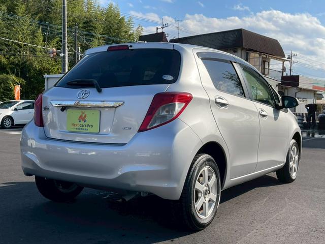 ヴィッツ Ｆ　スマイルエディション　社外ナビ　ＴＶ　バックモニター　１４インチＡＷ　ＥＴＣ（4枚目）