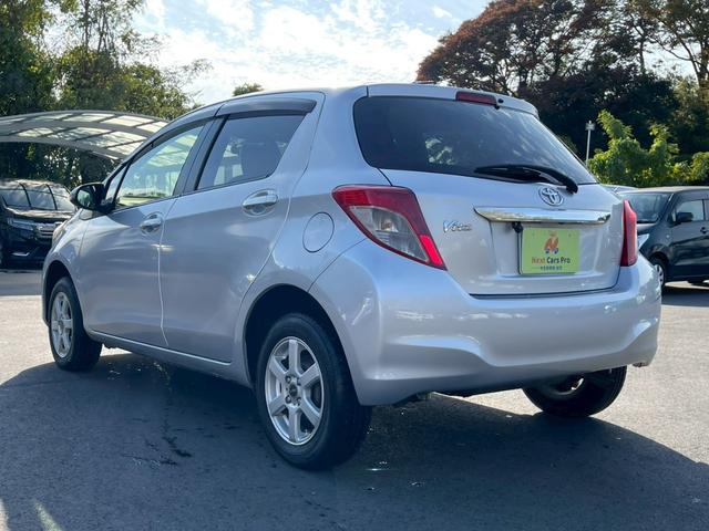 ヴィッツ Ｆ　スマイルエディション　社外ナビ　ＴＶ　バックモニター　１４インチＡＷ　ＥＴＣ（6枚目）