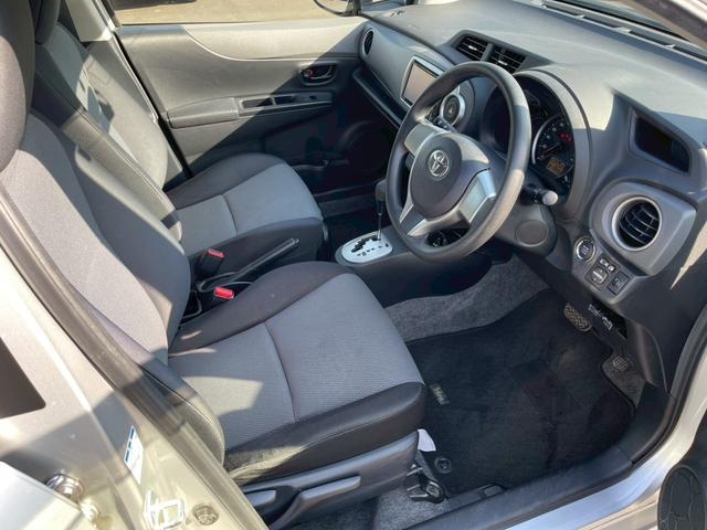 ヴィッツ Ｆ　スマイルエディション　社外ナビ　ＴＶ　バックモニター　１４インチＡＷ　ＥＴＣ（10枚目）