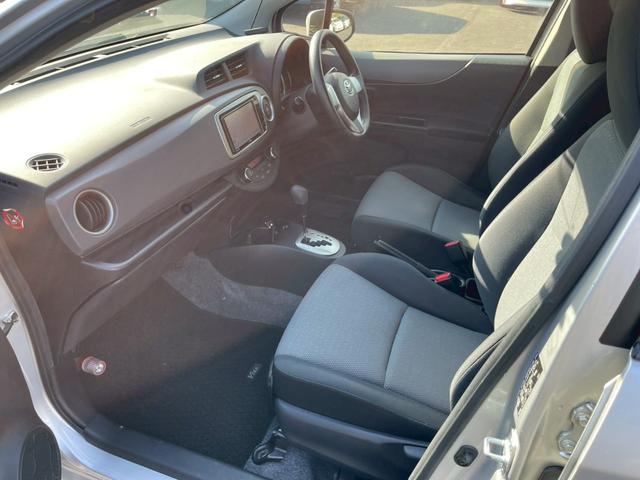 ヴィッツ Ｆ　スマイルエディション　社外ナビ　ＴＶ　バックモニター　１４インチＡＷ　ＥＴＣ（12枚目）