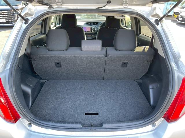 ヴィッツ Ｆ　スマイルエディション　社外ナビ　ＴＶ　バックモニター　１４インチＡＷ　ＥＴＣ（14枚目）