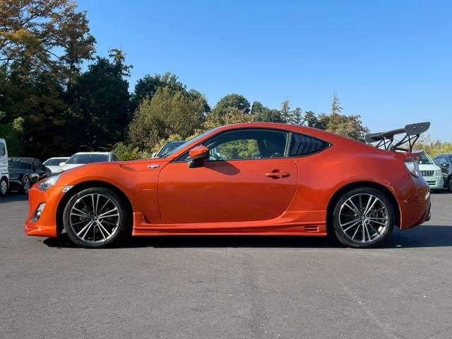 ８６ ＧＴ　社外エアロ　ウィング　ＴＥＩＮ車高調　社外ナビ　フルセグ　バックモニター　スマートキー　プッシュスタート　ＥＴＣ　純正アルミ（11枚目）