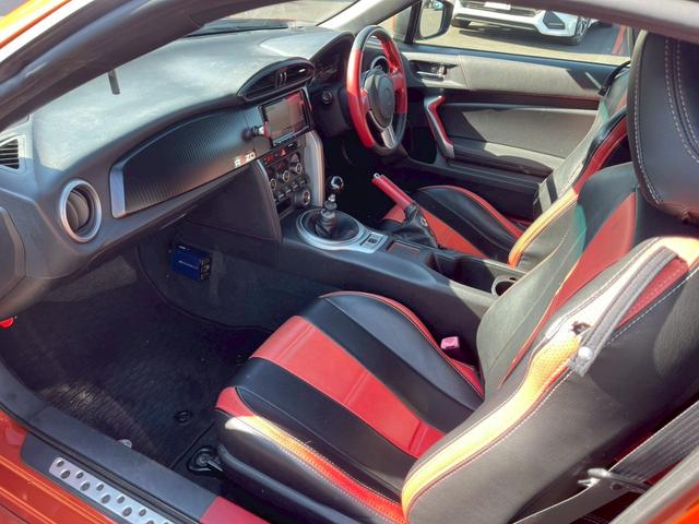 ８６ ＧＴ　社外エアロ　ウィング　ＴＥＩＮ車高調　社外ナビ　フルセグ　バックモニター　スマートキー　プッシュスタート　ＥＴＣ　純正アルミ（15枚目）