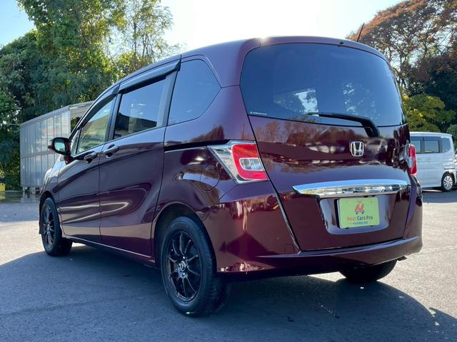 フリード Ｇ　ジャストセレクション　両側パワースライドドア　社外ナビ　フルセグ　バックモニター　スマートキー　ＨＩＤヘッドライト　ＥＴＣ（8枚目）