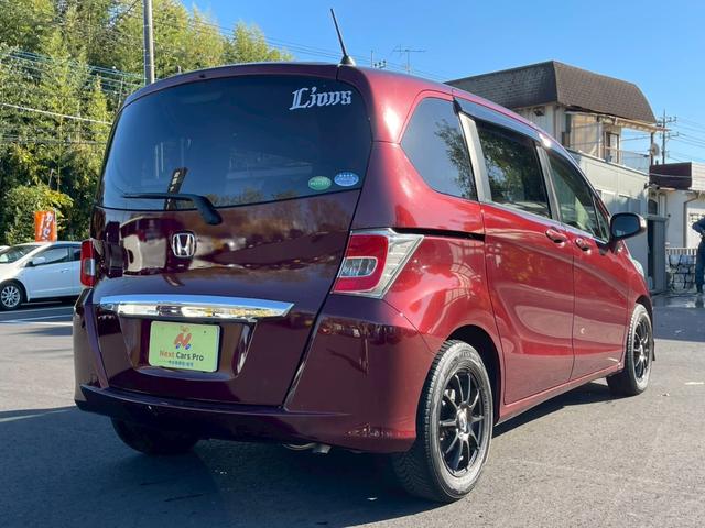 フリード Ｇ　ジャストセレクション　両側パワースライドドア　社外ナビ　フルセグ　バックモニター　スマートキー　ＨＩＤヘッドライト　ＥＴＣ（9枚目）