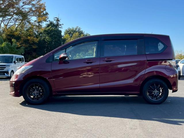 フリード Ｇ　ジャストセレクション　両側パワースライドドア　社外ナビ　フルセグ　バックモニター　スマートキー　ＨＩＤヘッドライト　ＥＴＣ（11枚目）