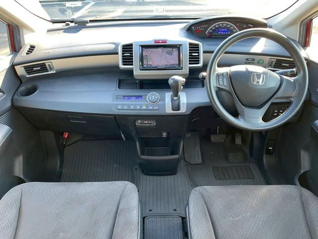 フリード Ｇ　ジャストセレクション　両側パワースライドドア　社外ナビ　フルセグ　バックモニター　スマートキー　ＨＩＤヘッドライト　ＥＴＣ（13枚目）