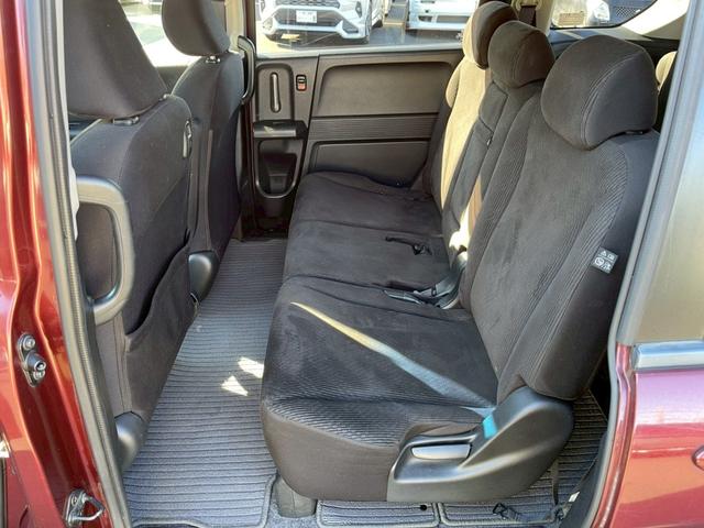 フリード Ｇ　ジャストセレクション　両側パワースライドドア　社外ナビ　フルセグ　バックモニター　スマートキー　ＨＩＤヘッドライト　ＥＴＣ（17枚目）