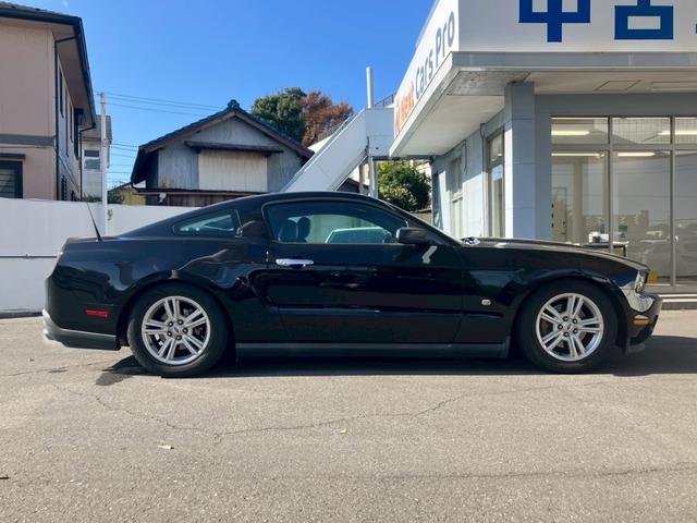 マスタング Ｖ６　プレミアム　左ハンドル　並行輸入車　社外ナビ　ＥＴＣ　全塗装済み（4枚目）