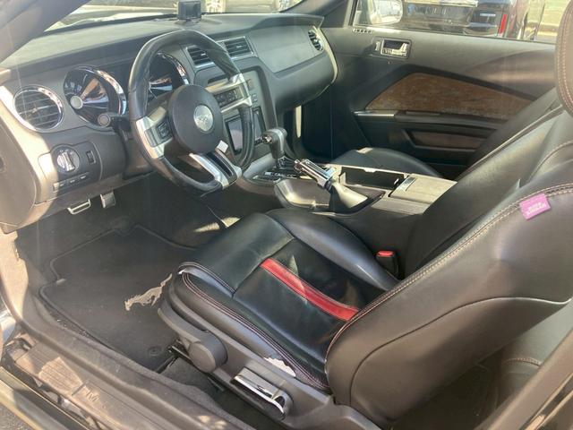 マスタング Ｖ６　プレミアム　左ハンドル　並行輸入車　社外ナビ　ＥＴＣ　全塗装済み（13枚目）