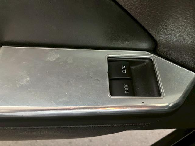 マスタング Ｖ６　プレミアム　左ハンドル　並行輸入車　社外ナビ　ＥＴＣ　全塗装済み（28枚目）