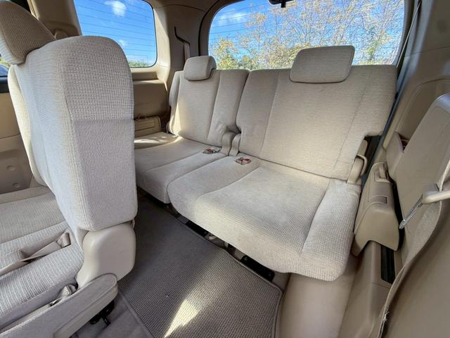 気になるお車がありましたら右の電話番号から直接お店にお問い合わせください。支払方法から車両情報、状態までなんでもご説明させて頂きます。スタッフ一同ご連絡お待ちしております。