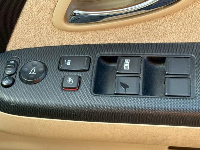 気になるお車がありましたら右の電話番号から直接お店にお問い合わせください。支払方法から車両情報、状態までなんでもご説明させて頂きます。スタッフ一同ご連絡お待ちしております。