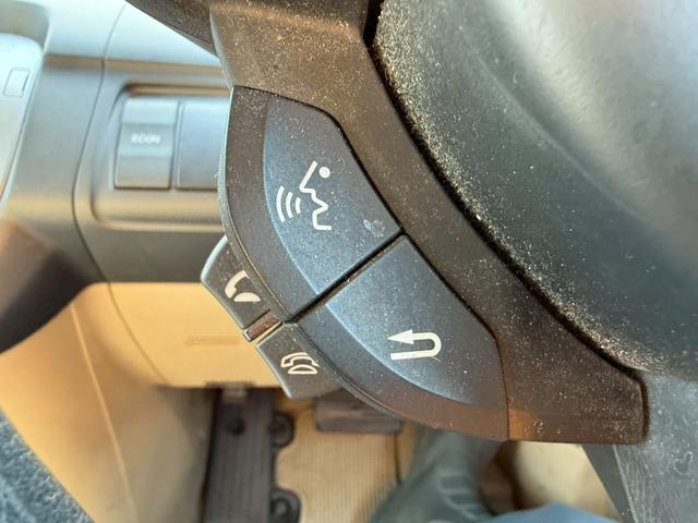 気になるお車がありましたら右の電話番号から直接お店にお問い合わせください。支払方法から車両情報、状態までなんでもご説明させて頂きます。スタッフ一同ご連絡お待ちしております。