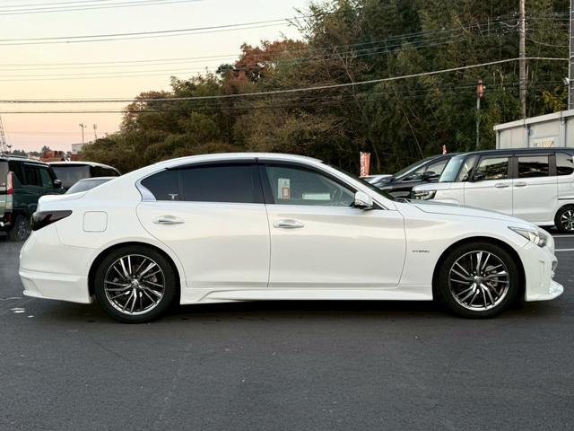 スカイライン ３５０ＧＴ　ハイブリッド　タイプＰ　メーカーナビ　黒革シート　フルエアロ　社外１８インチアルミ　アラウンドビューモニター　ＥＴＣ　プッシュスタート　Ｂｌｕｅｔｏｏｔｈ　エマージェンシーブレーキ（9枚目）