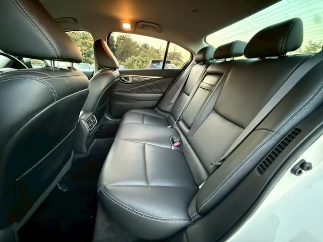 スカイライン ３５０ＧＴ　ハイブリッド　タイプＰ　メーカーナビ　黒革シート　フルエアロ　社外１８インチアルミ　アラウンドビューモニター　ＥＴＣ　プッシュスタート　Ｂｌｕｅｔｏｏｔｈ　エマージェンシーブレーキ（13枚目）