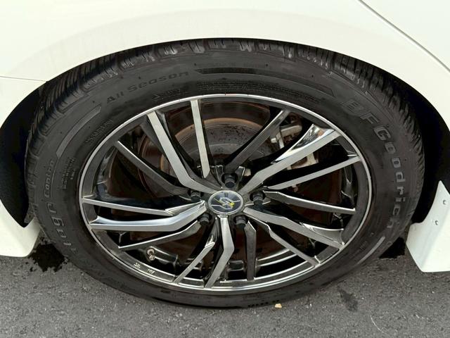 スカイライン ３５０ＧＴ　ハイブリッド　タイプＰ　メーカーナビ　黒革シート　フルエアロ　社外１８インチアルミ　アラウンドビューモニター　ＥＴＣ　プッシュスタート　Ｂｌｕｅｔｏｏｔｈ　エマージェンシーブレーキ（40枚目）