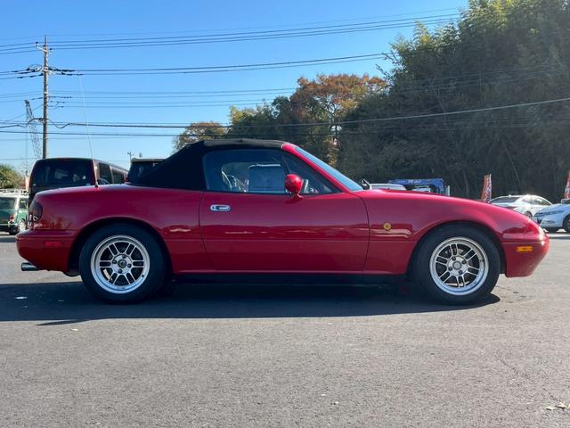 ユーノスロードスター スペシャルパッケージ　熊谷５７　ナンバー２桁引継了承　マツダディーラー整備　外装同色全塗装　ＴＥＩＮ車高調　ＲＰＦ１アルミ　運転席ＢＲＩＤＥフルバケ　助手席マツダスピードセミバケ（20枚目）