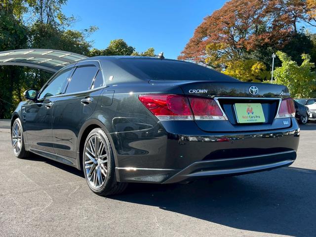 クラウンハイブリッド アスリートＧ　サンルーフ　黒レザーシート　シートヒーター　ベンチレーション　パワーシート　メーカーナビＴＶ　バックモニター　ＨＩＤヘッドライト　スマートキー　プッシュスタート　プリクラッシュ　レーダークルーズ（4枚目）