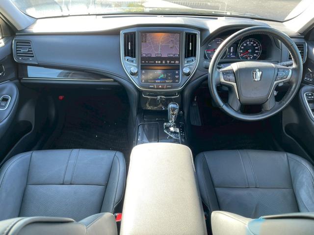 クラウンハイブリッド アスリートＧ　サンルーフ　黒レザーシート　シートヒーター　ベンチレーション　パワーシート　メーカーナビＴＶ　バックモニター　ＨＩＤヘッドライト　スマートキー　プッシュスタート　プリクラッシュ　レーダークルーズ（9枚目）