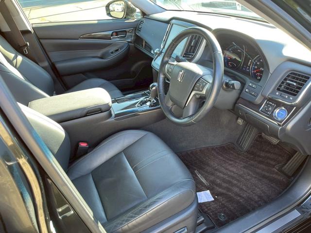 クラウンハイブリッド アスリートＧ　サンルーフ　黒レザーシート　シートヒーター　ベンチレーション　パワーシート　メーカーナビＴＶ　バックモニター　ＨＩＤヘッドライト　スマートキー　プッシュスタート　プリクラッシュ　レーダークルーズ（10枚目）