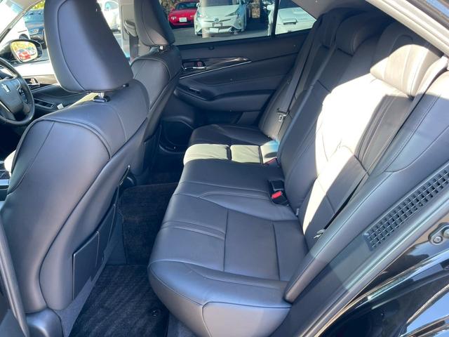 クラウンハイブリッド アスリートＧ　サンルーフ　黒レザーシート　シートヒーター　ベンチレーション　パワーシート　メーカーナビＴＶ　バックモニター　ＨＩＤヘッドライト　スマートキー　プッシュスタート　プリクラッシュ　レーダークルーズ（13枚目）