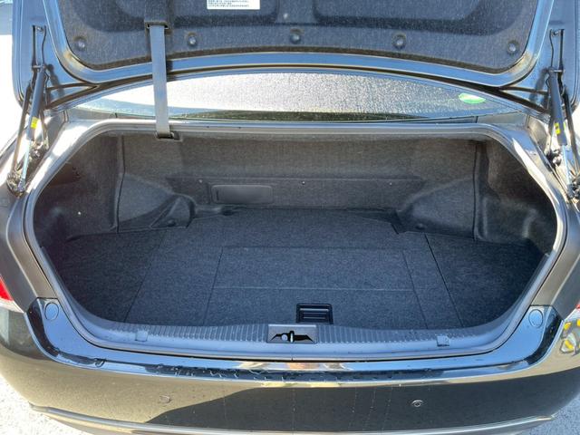 クラウンハイブリッド アスリートＧ　サンルーフ　黒レザーシート　シートヒーター　ベンチレーション　パワーシート　メーカーナビＴＶ　バックモニター　ＨＩＤヘッドライト　スマートキー　プッシュスタート　プリクラッシュ　レーダークルーズ（14枚目）