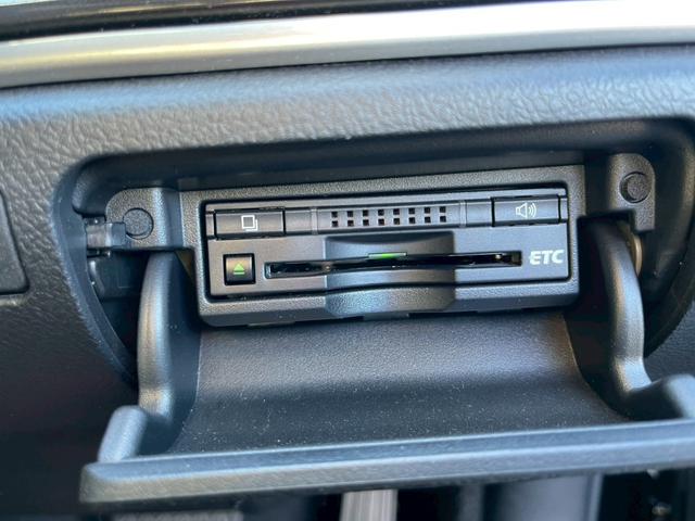 クラウンハイブリッド アスリートＧ　サンルーフ　黒レザーシート　シートヒーター　ベンチレーション　パワーシート　メーカーナビＴＶ　バックモニター　ＨＩＤヘッドライト　スマートキー　プッシュスタート　プリクラッシュ　レーダークルーズ（24枚目）