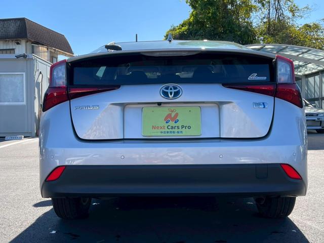 プリウス ＳセーフティプラスＩＩ　純正９インチナビ　フルセグ　全周囲モニター　プリクラッシュ　レーダークルーズ　車線逸脱　ブラインドスポッ　ＬＥＤヘッドライト　ＥＴＣ　ワンオーナー（6枚目）