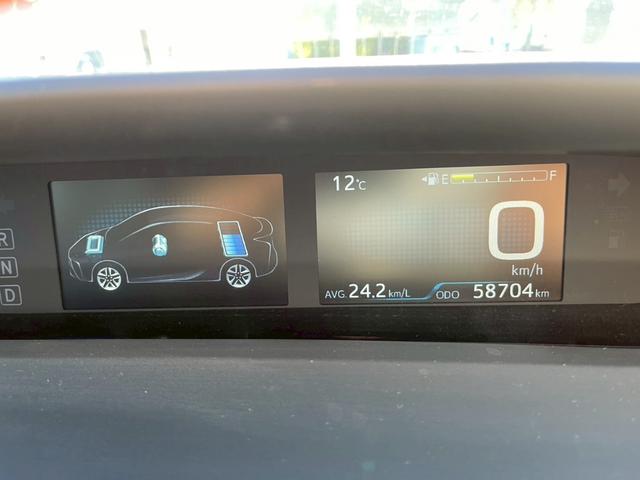 プリウス ＳセーフティプラスＩＩ　純正９インチナビ　フルセグ　全周囲モニター　プリクラッシュ　レーダークルーズ　車線逸脱　ブラインドスポッ　ＬＥＤヘッドライト　ＥＴＣ　ワンオーナー（15枚目）