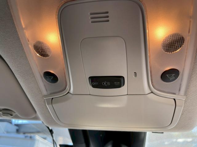 プリウス ＳセーフティプラスＩＩ　純正９インチナビ　フルセグ　全周囲モニター　プリクラッシュ　レーダークルーズ　車線逸脱　ブラインドスポッ　ＬＥＤヘッドライト　ＥＴＣ　ワンオーナー（25枚目）