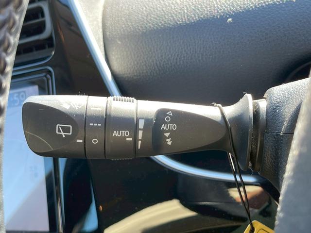 プリウス ＳセーフティプラスＩＩ　純正９インチナビ　フルセグ　全周囲モニター　プリクラッシュ　レーダークルーズ　車線逸脱　ブラインドスポッ　ＬＥＤヘッドライト　ＥＴＣ　ワンオーナー（29枚目）