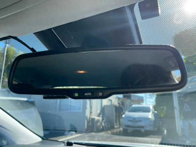 プリウス ＳセーフティプラスＩＩ　純正９インチナビ　フルセグ　全周囲モニター　プリクラッシュ　レーダークルーズ　車線逸脱　ブラインドスポッ　ＬＥＤヘッドライト　ＥＴＣ　ワンオーナー（31枚目）