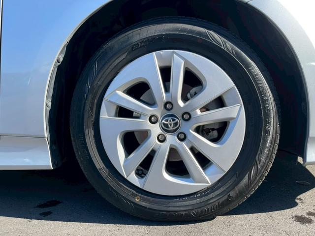 プリウス ＳセーフティプラスＩＩ　純正９インチナビ　フルセグ　全周囲モニター　プリクラッシュ　レーダークルーズ　車線逸脱　ブラインドスポッ　ＬＥＤヘッドライト　ＥＴＣ　ワンオーナー（35枚目）