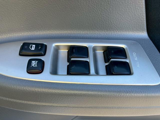 ヴォクシー トランス－Ｘ　社外ナビ　フルセグ（24枚目）