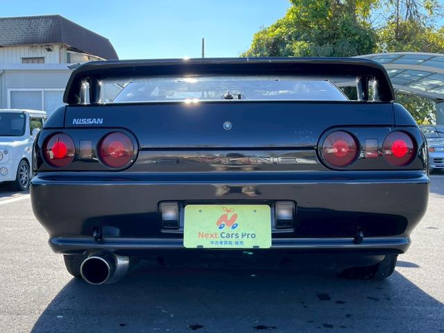 当店在庫は外装、内装クリーニング後に展示し、併せて事故修復歴の有無、メーター改ざん歴の有無も第三者機関による検査を全台実施しております。車検、整備、鈑金塗装も自社で対応できますのでご安心ください。