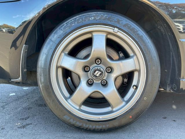 気になるお車がありましたら右の電話番号から直接お店にお問い合わせください。支払方法から車両情報、状態までなんでもご説明させて頂きます。スタッフ一同ご連絡お待ちしております。