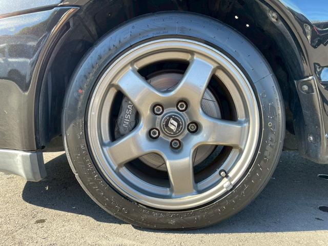 気になるお車がありましたら右の電話番号から直接お店にお問い合わせください。支払方法から車両情報、状態までなんでもご説明させて頂きます。スタッフ一同ご連絡お待ちしております。