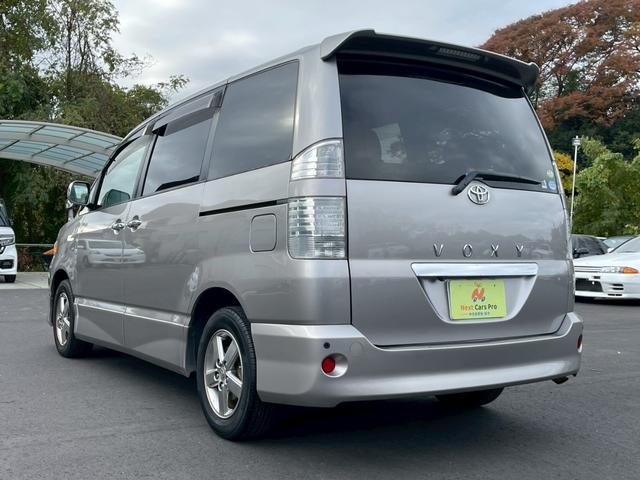 ヴォクシー Ｚ　煌　両側パワースライドドア　純正ナビ　バックモニター　ワンオーナー（4枚目）