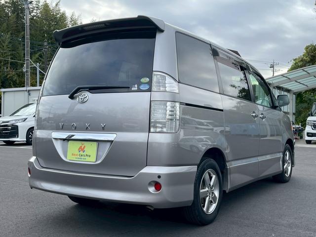 ヴォクシー Ｚ　煌　両側パワースライドドア　純正ナビ　バックモニター　ワンオーナー（5枚目）