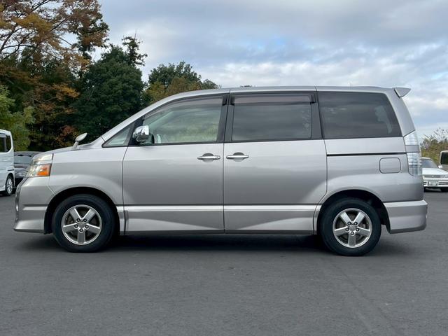 ヴォクシー Ｚ　煌　両側パワースライドドア　純正ナビ　バックモニター　ワンオーナー（7枚目）