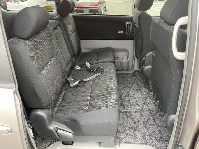 ヴォクシー Ｚ　煌　両側パワースライドドア　純正ナビ　バックモニター　ワンオーナー（11枚目）