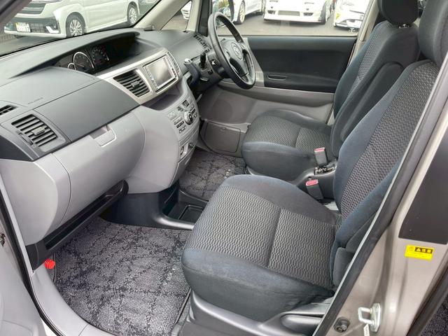 ヴォクシー Ｚ　煌　両側パワースライドドア　純正ナビ　バックモニター　ワンオーナー（12枚目）