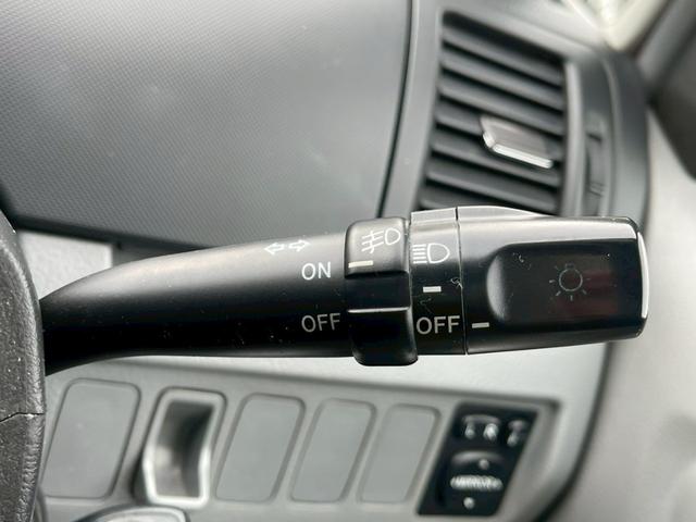 ヴォクシー Ｚ　煌　両側パワースライドドア　純正ナビ　バックモニター　ワンオーナー（26枚目）