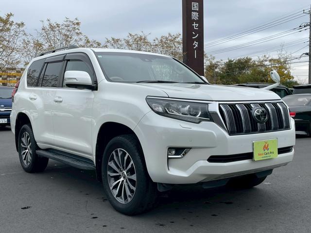 ランドクルーザープラド ＴＸ　Ｌパッケージ　純正９インチナビ　フルセグ　バックモニター　サンルーフ　ベージュレザーシート　シートヒーター　パワーシート　プリクラッシュ　レーダークルーズ　パーキングサポートブレーキ　ブラックルーフレール（2枚目）