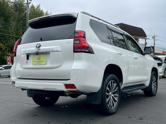 ランドクルーザープラド ＴＸ　Ｌパッケージ　純正９インチナビ　フルセグ　バックモニター　サンルーフ　ベージュレザーシート　シートヒーター　パワーシート　プリクラッシュ　レーダークルーズ　パーキングサポートブレーキ　ブラックルーフレール（5枚目）