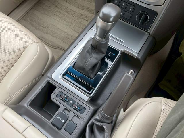 ランドクルーザープラド ＴＸ　Ｌパッケージ　純正９インチナビ　フルセグ　バックモニター　サンルーフ　ベージュレザーシート　シートヒーター　パワーシート　プリクラッシュ　レーダークルーズ　パーキングサポートブレーキ　ブラックルーフレール（23枚目）